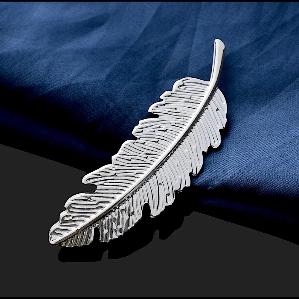 🔵 3 / $20 🔵❗️Feather hair clip